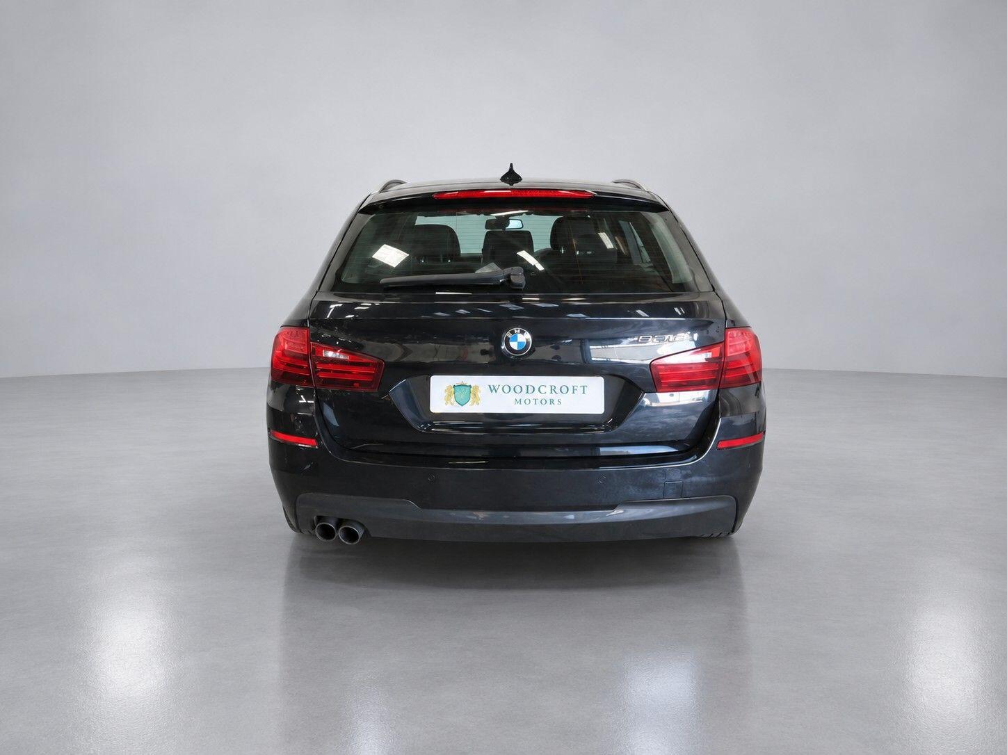 BMW 5 Series view 14