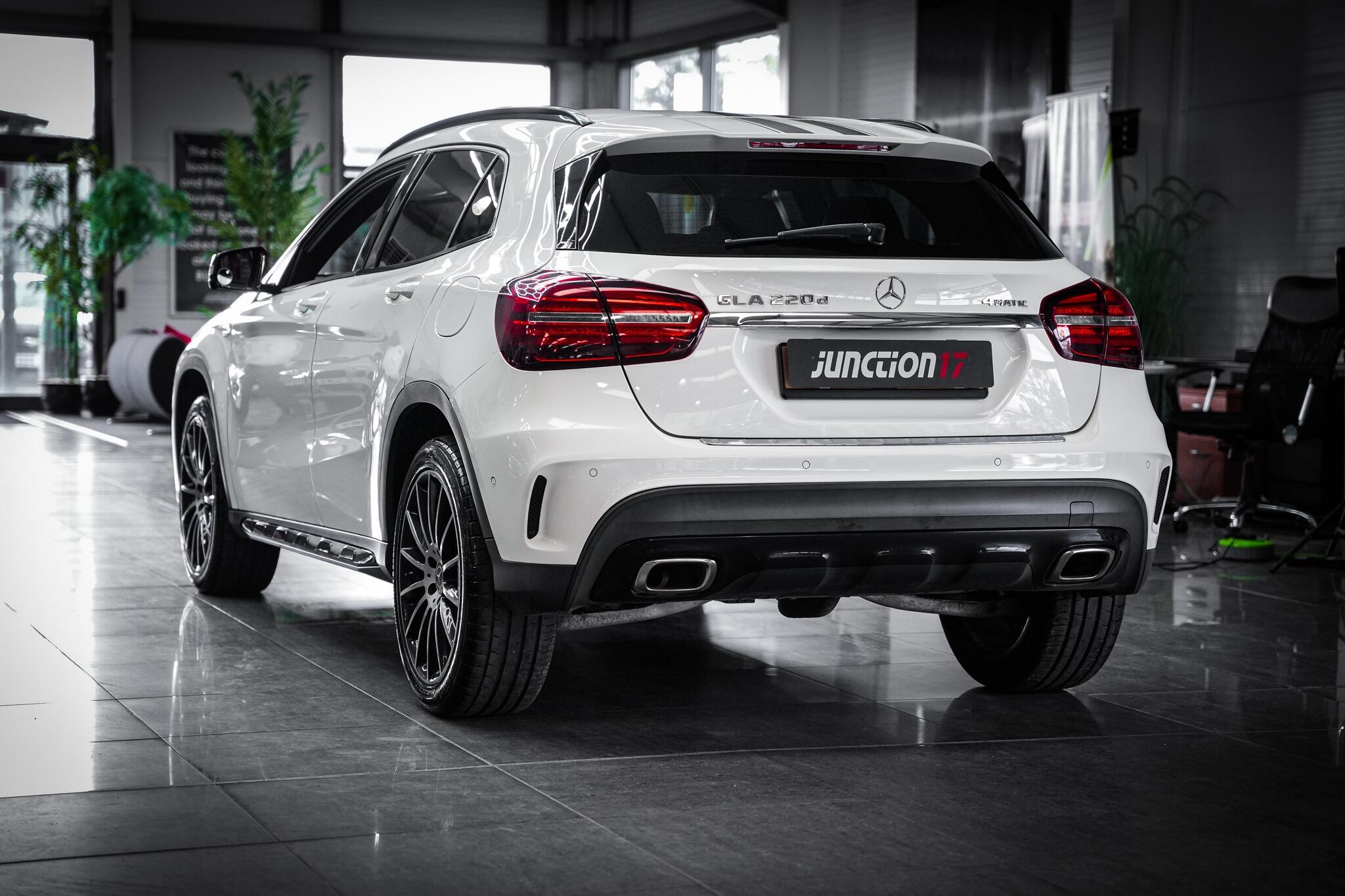 Mercedes-Benz Gla view 13