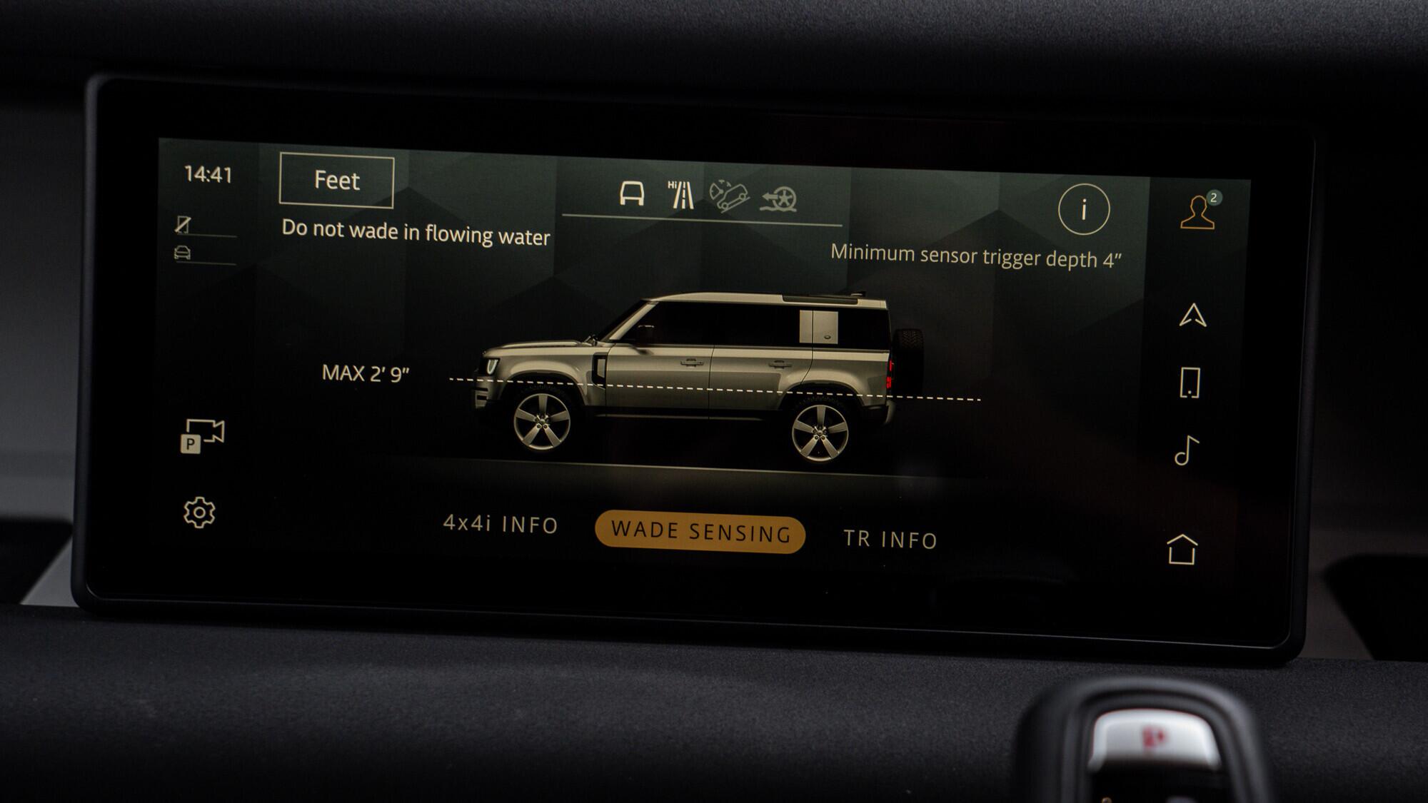 Land Rover Defender 110 view 37