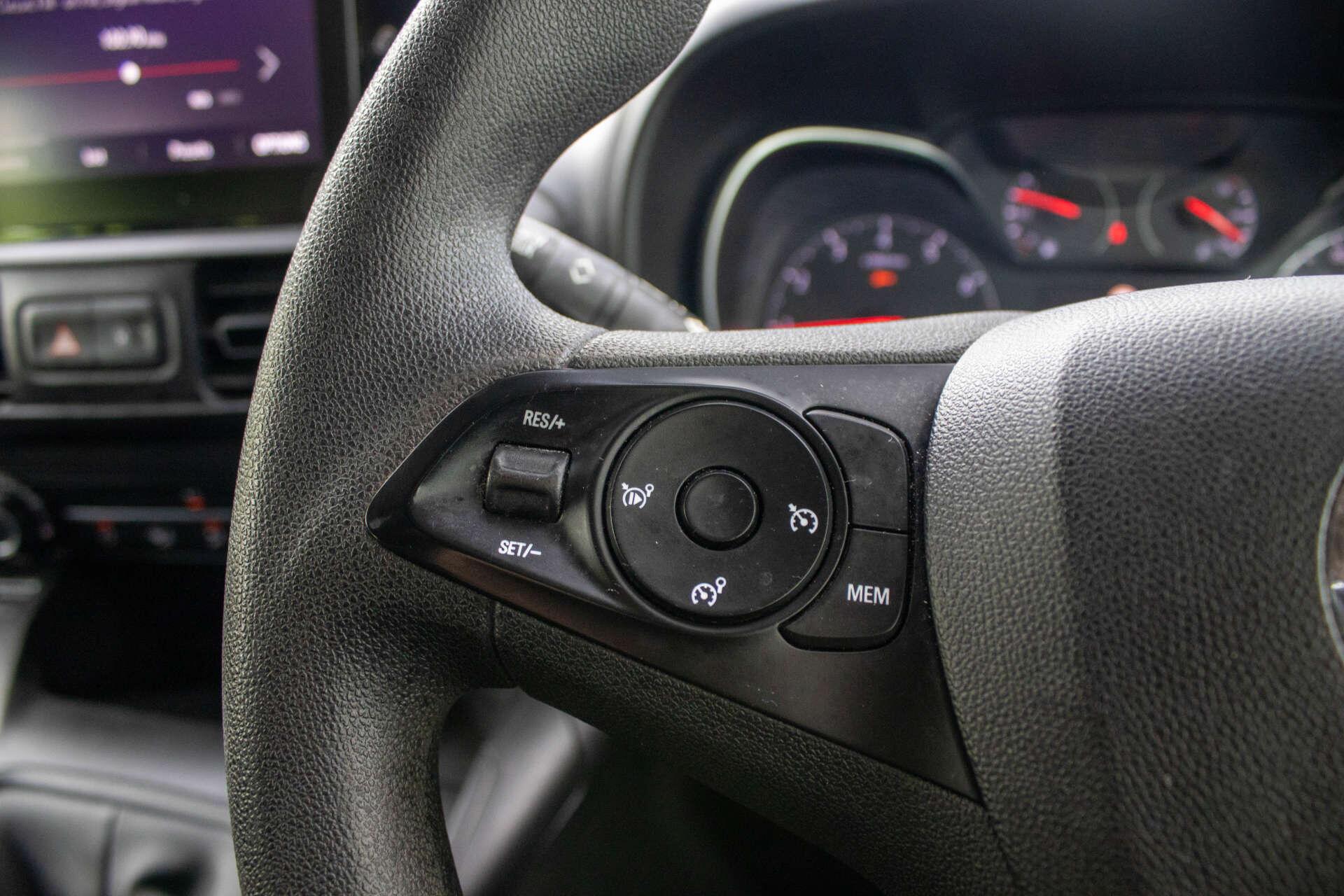 Vauxhall Combo Life view 19