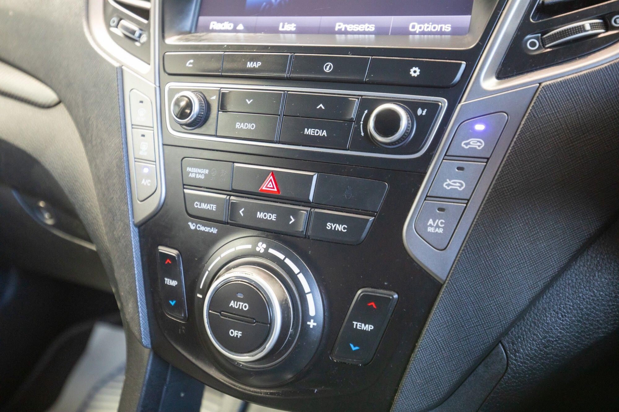 Hyundai Santa Fe view 25