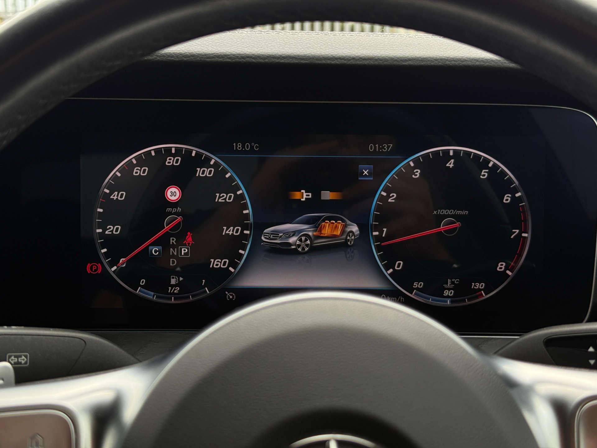 Mercedes-Benz E Class view 57
