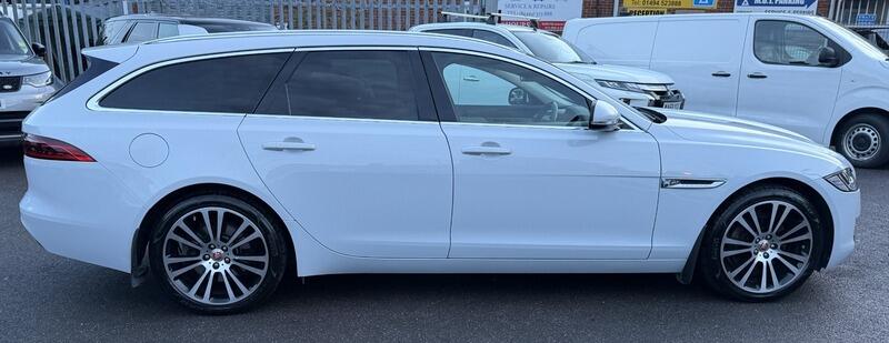 Jaguar XF view 8
