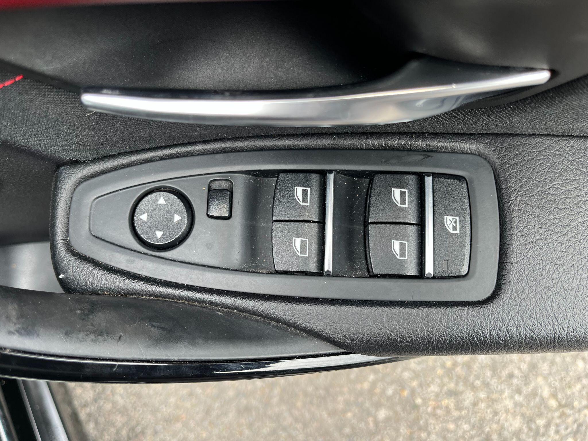 BMW 3 Series view 15