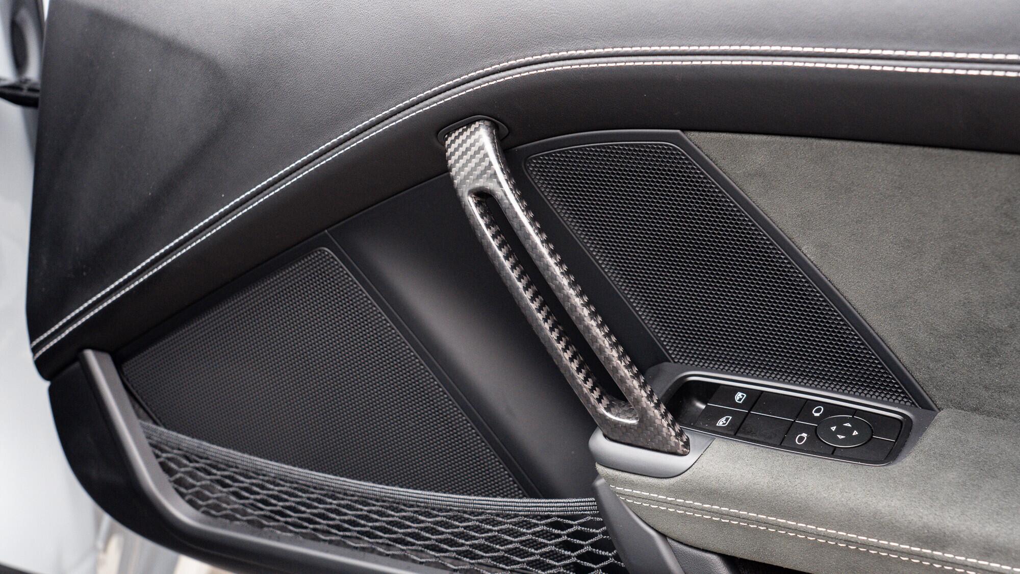 Porsche 911 view 30