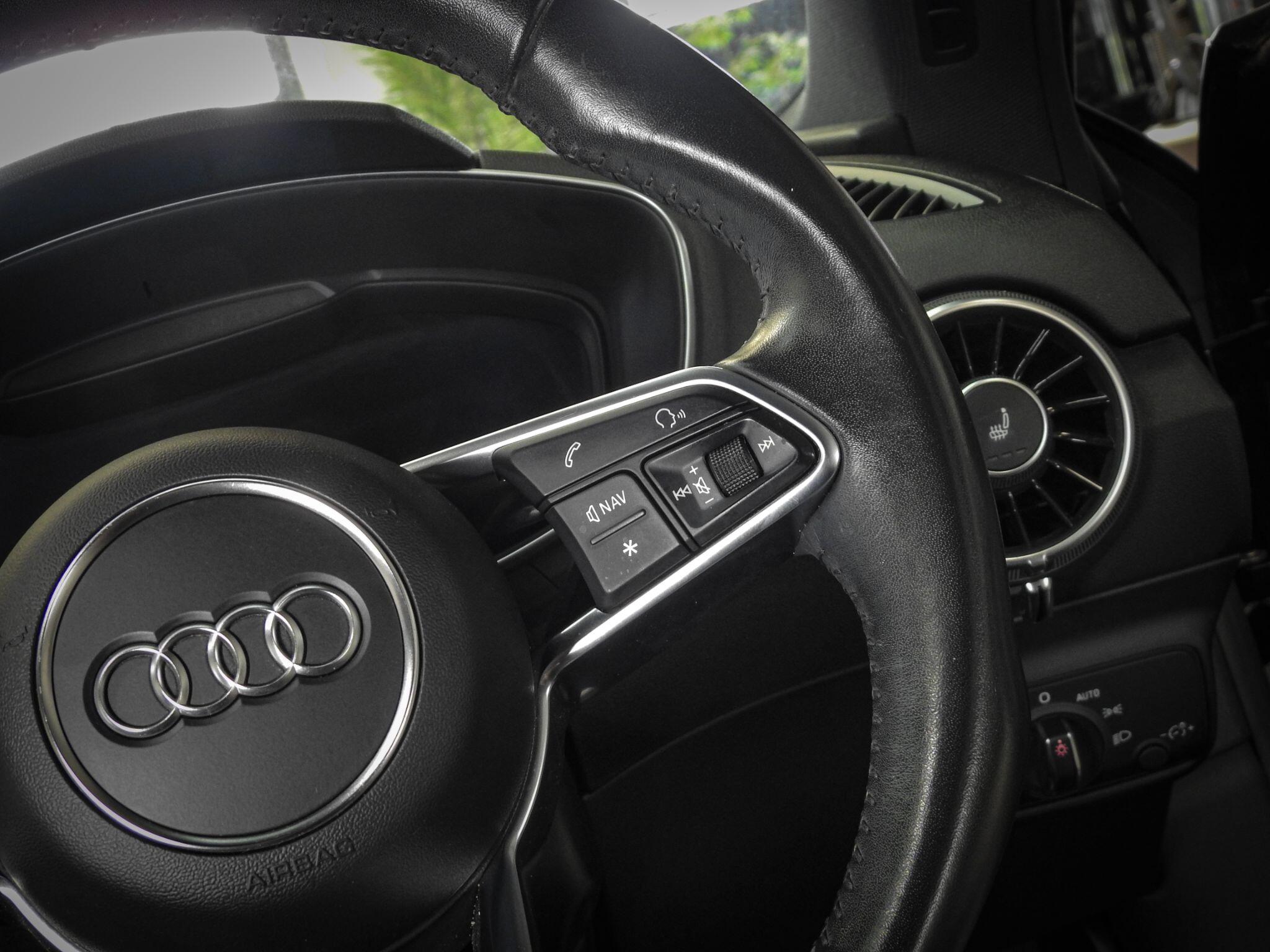 Audi TT view 25