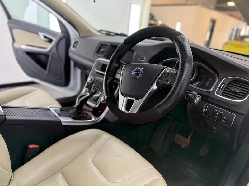 2015 Volvo V60 3.0 T6 SE AWD Estate 5dr Petrol Geartronic AWD Euro 5 (304 ps) • 59,500 miles image 17
