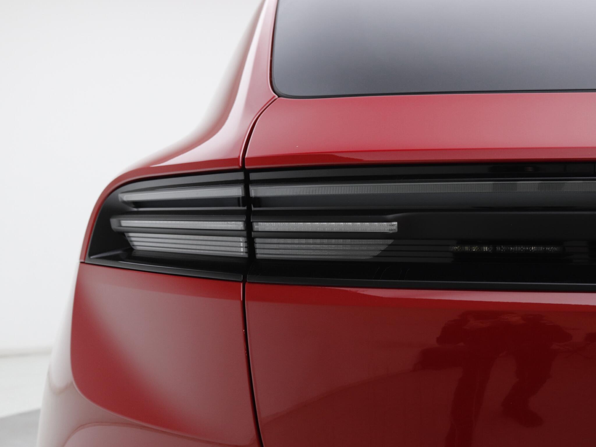 Porsche Macan view 21