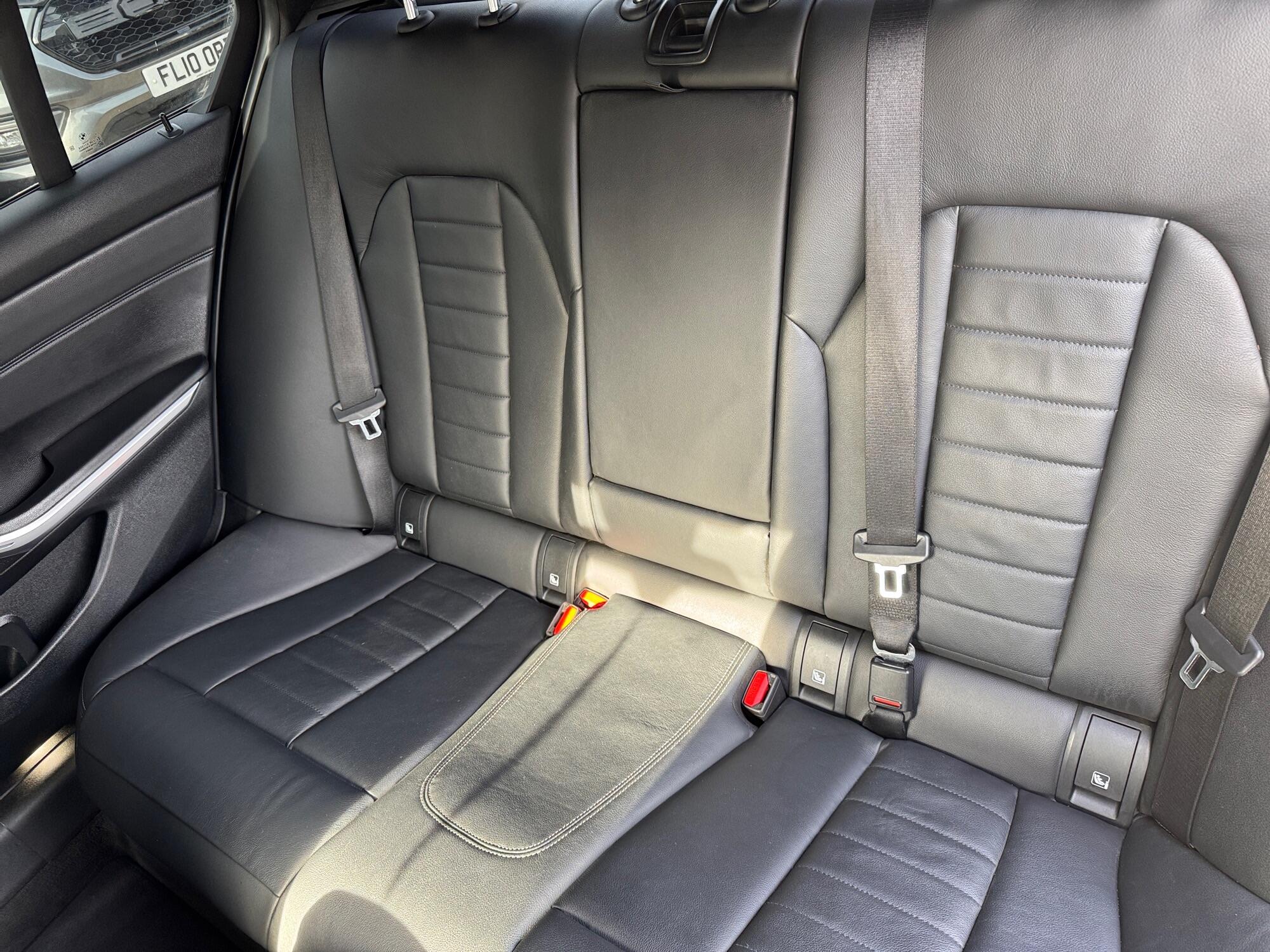 BMW 3 Series view 14