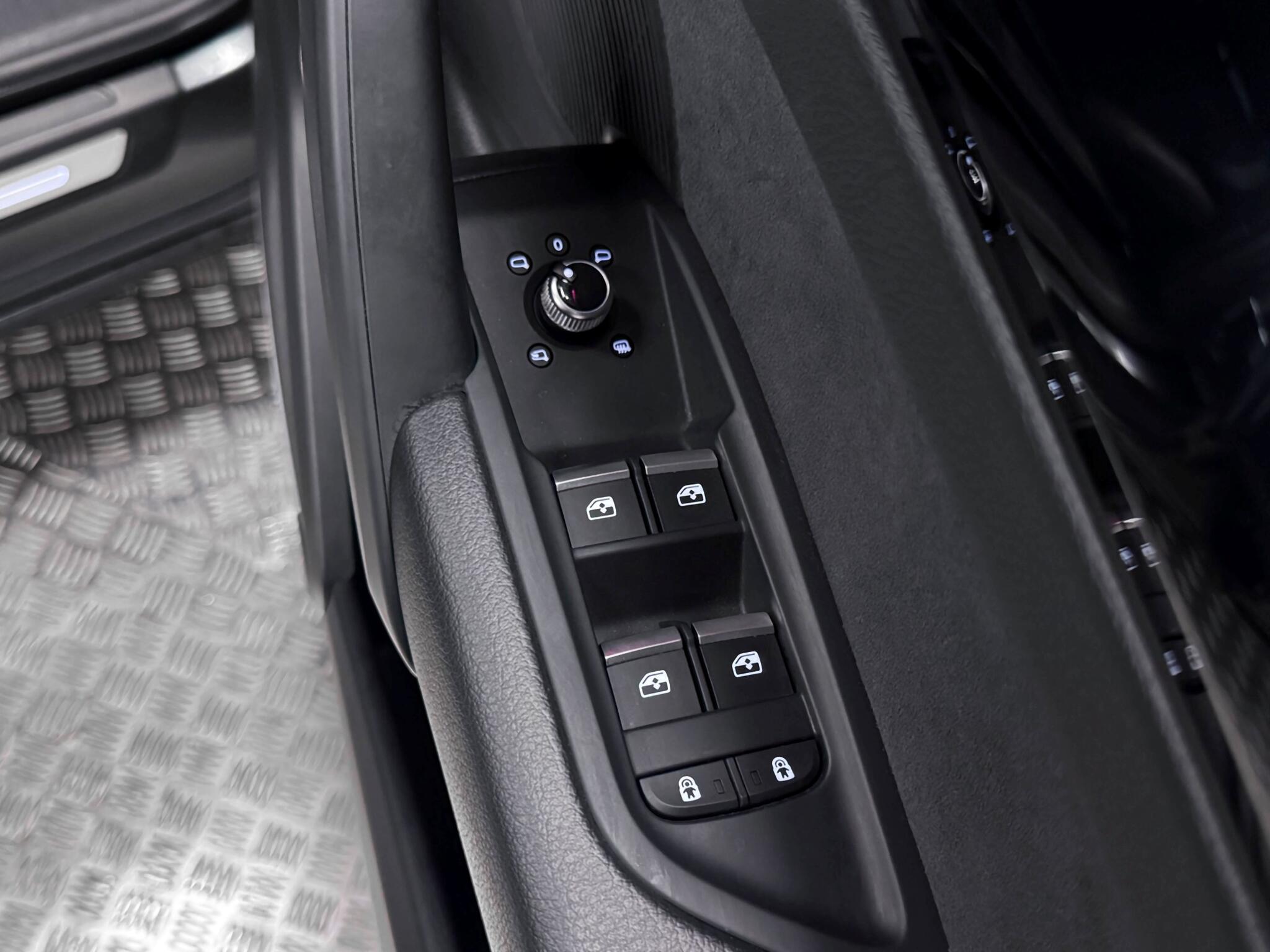 Audi Q5 view 22