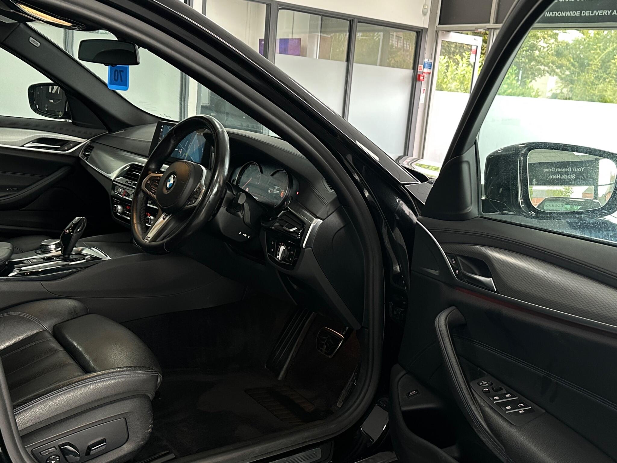 BMW 5 Series view 20