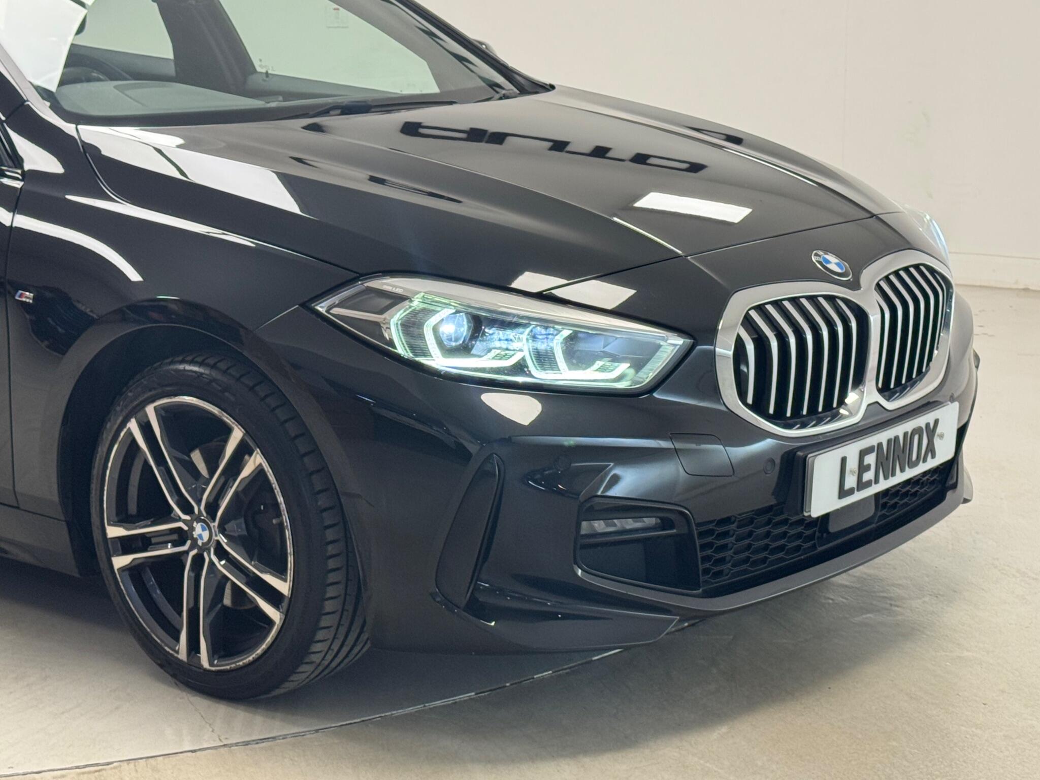 BMW 1 Series view 21