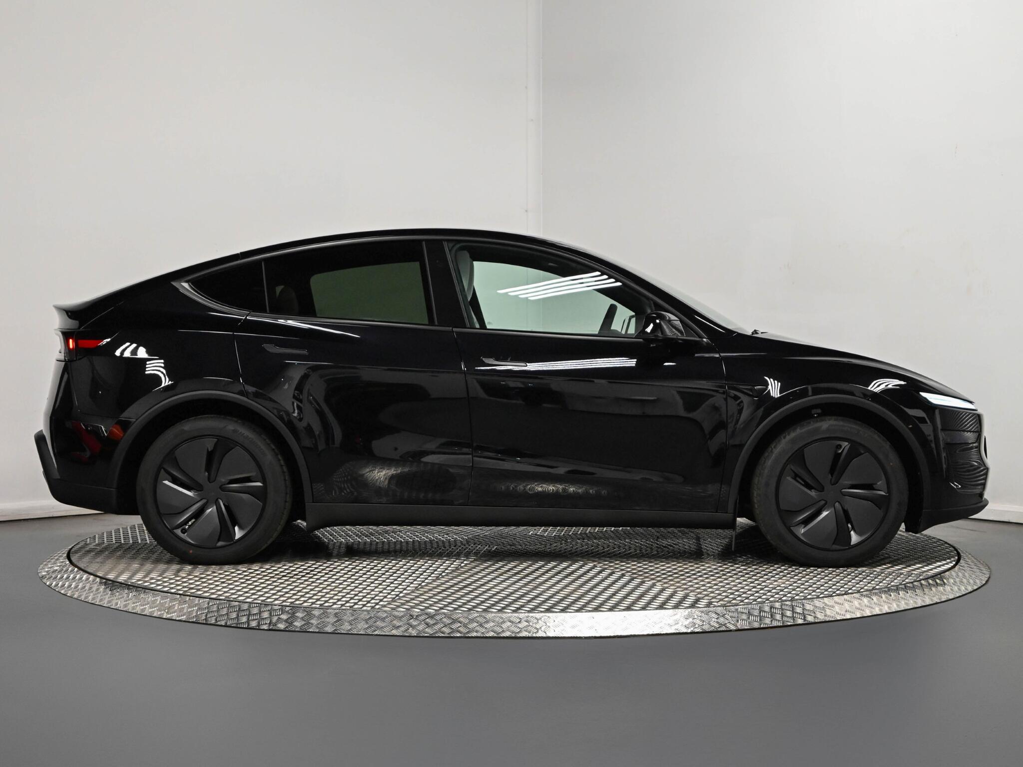 Tesla Model Y view 8