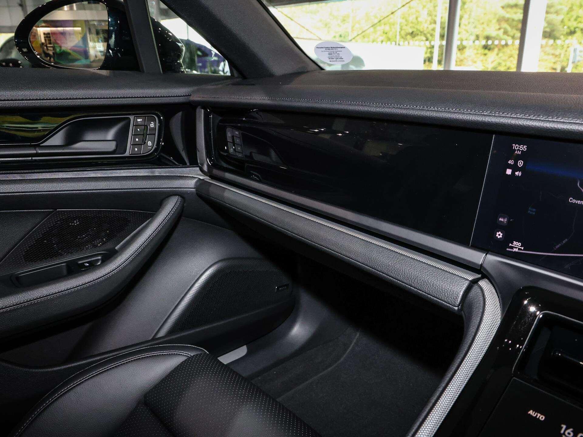 Porsche Panamera view 16