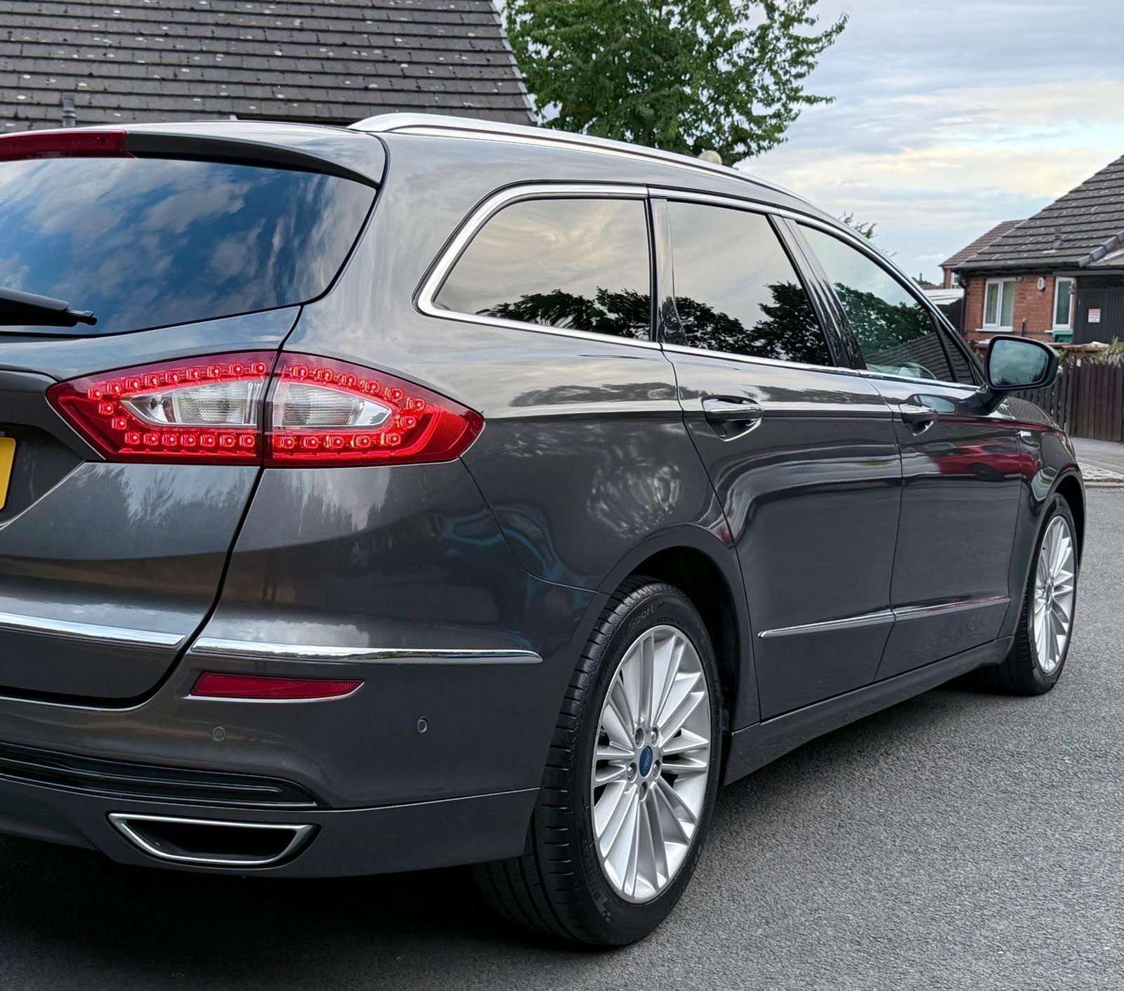 Ford Mondeo view 57