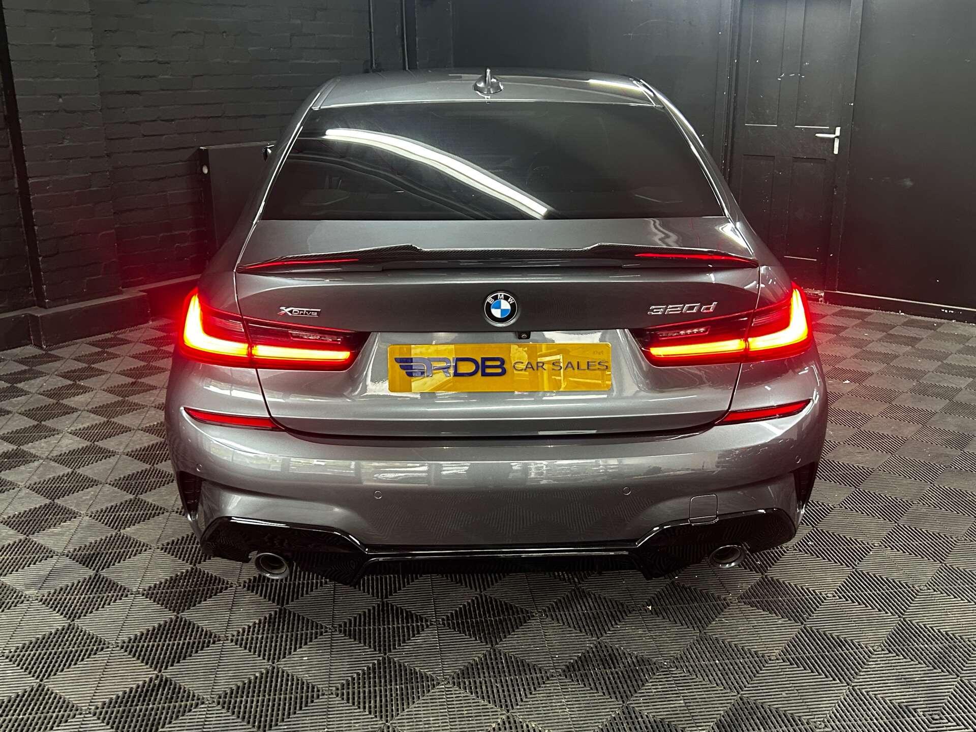 BMW 3 Series view 24