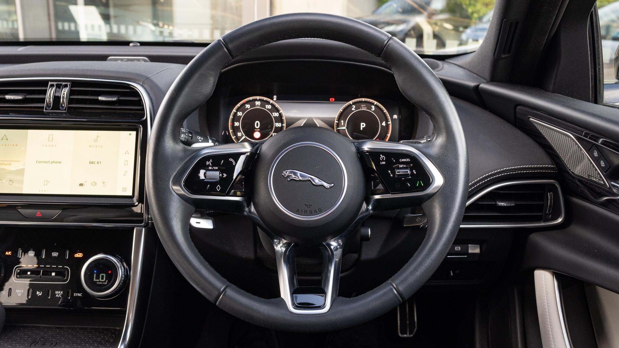 Jaguar Xe view 15