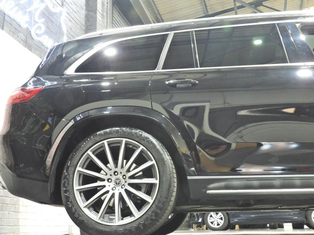 Mercedes-Benz GLS view 3