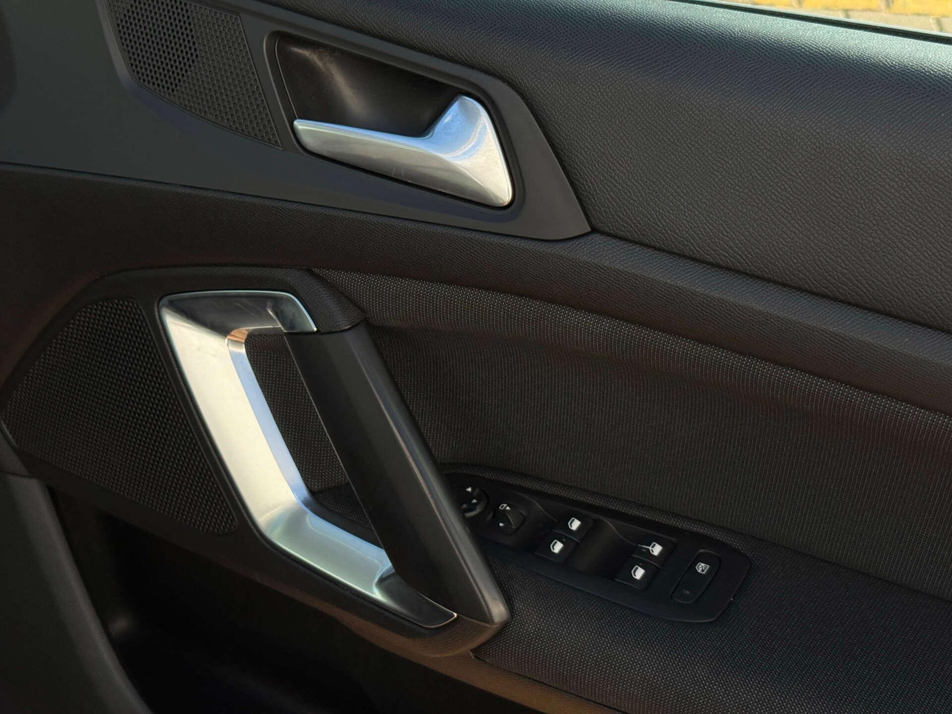 Peugeot 308 view 22