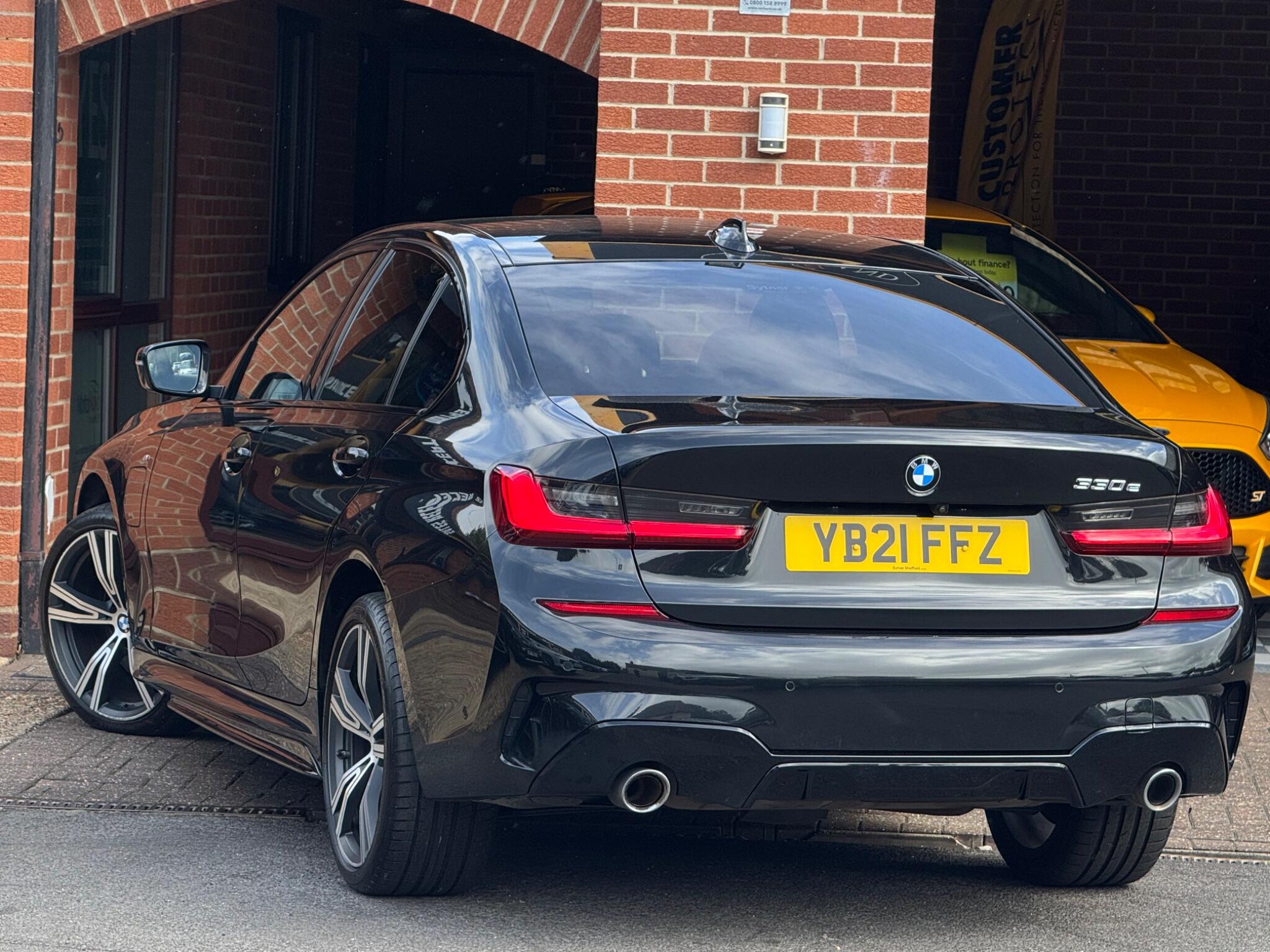 BMW 3 Series view 3