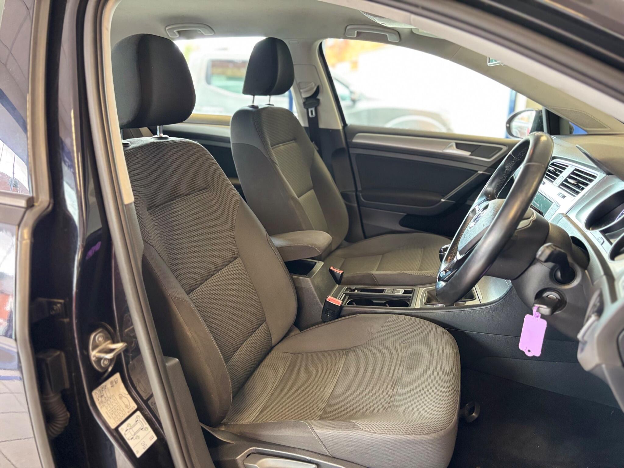 Volkswagen Golf view 12