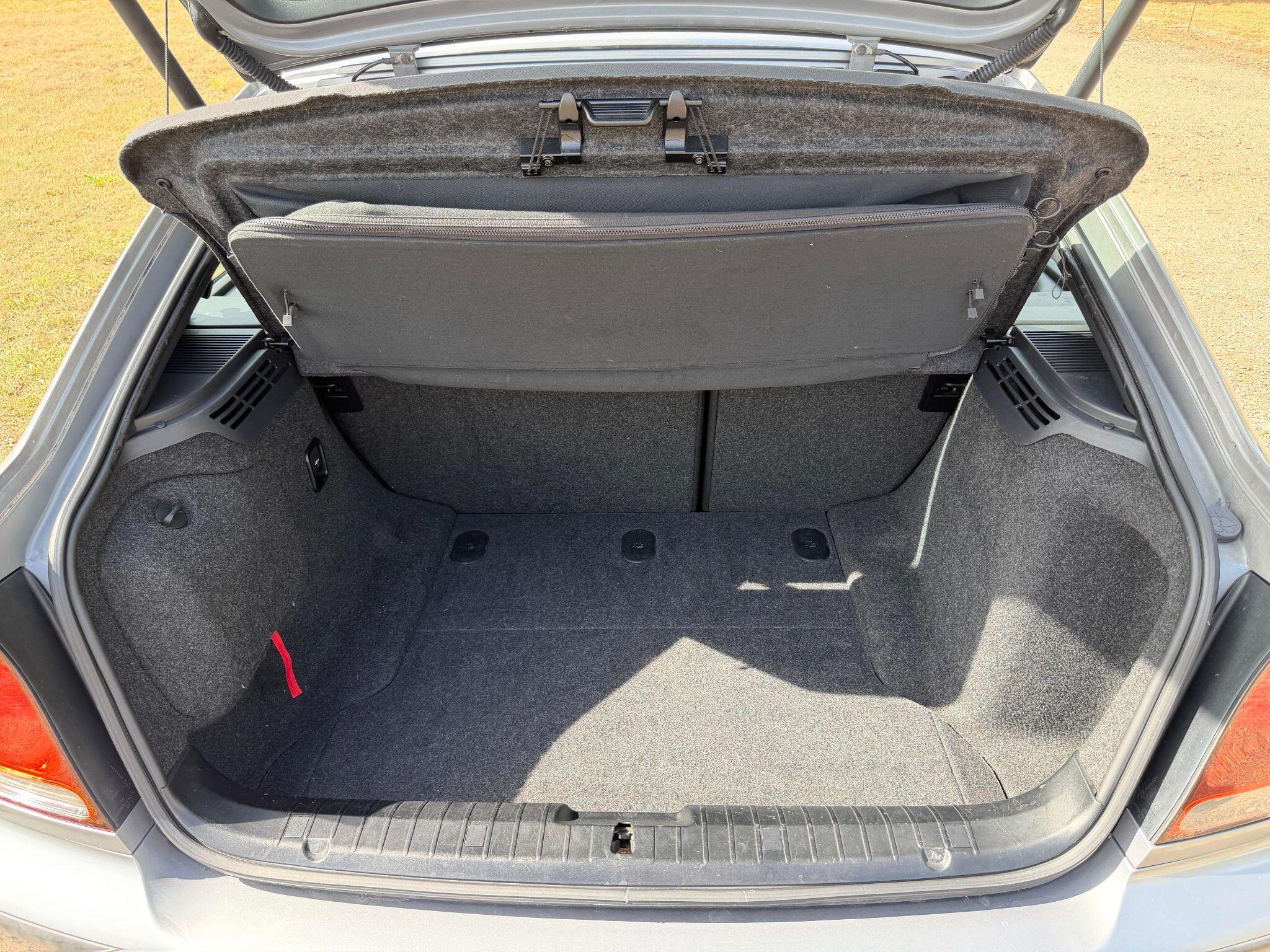 BMW 3 Series view 31
