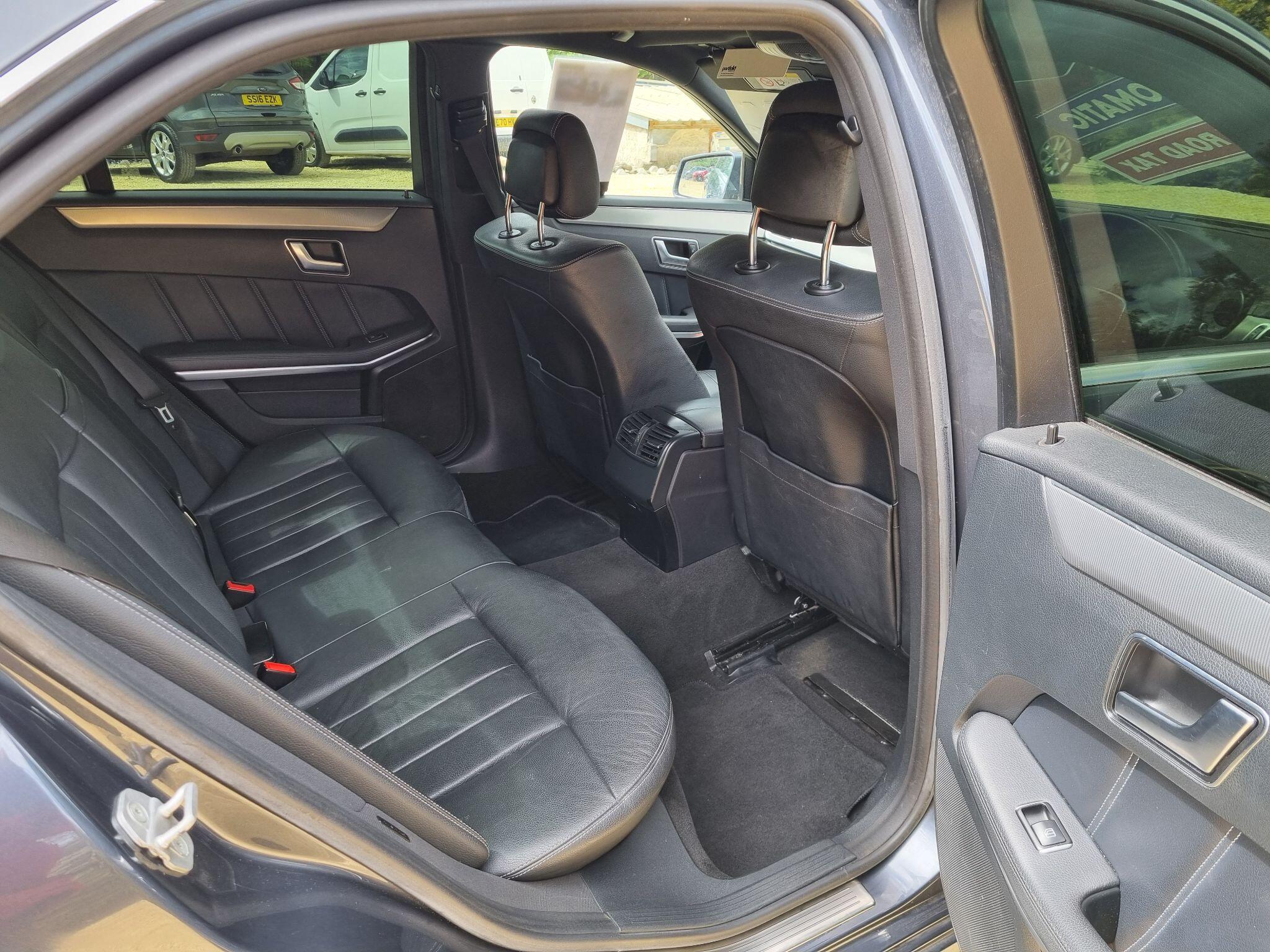 Mercedes-Benz E Class view 37