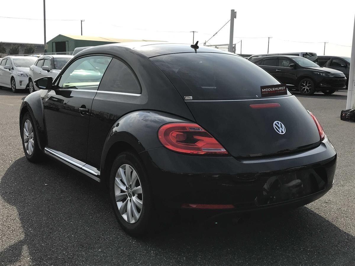 Volkswagen Beetle view 3
