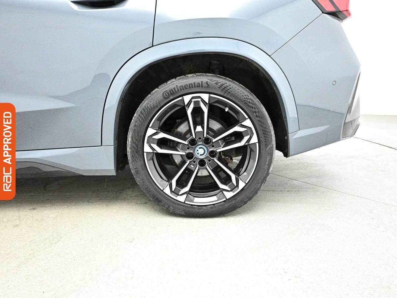 BMW Ix1 view 32