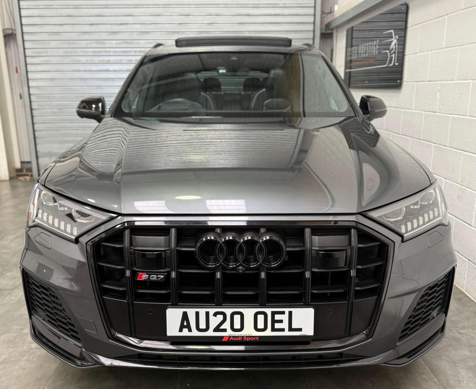 Audi SQ7 view 2