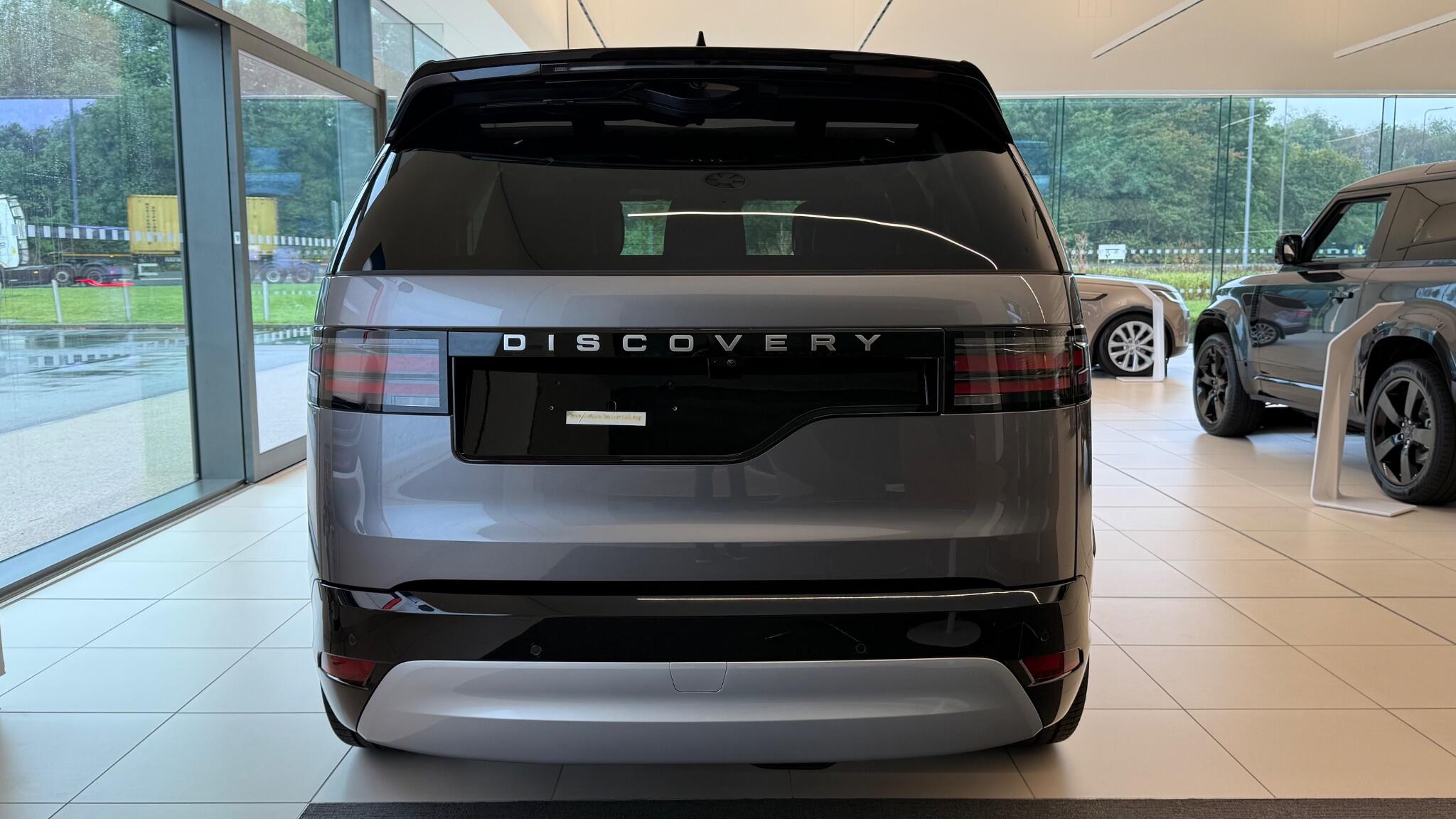 Land Rover Discovery view 24