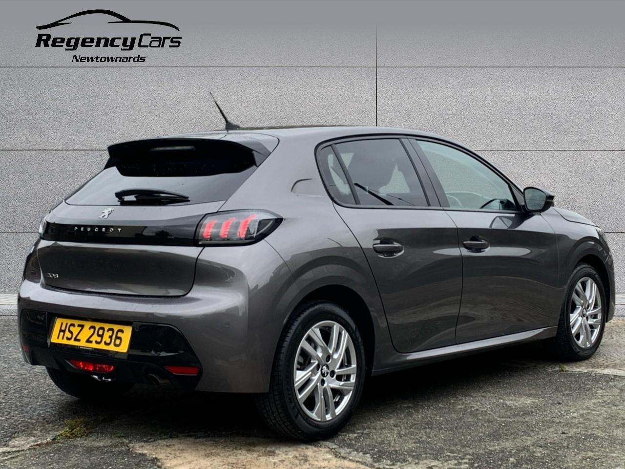 Peugeot 208 view 8