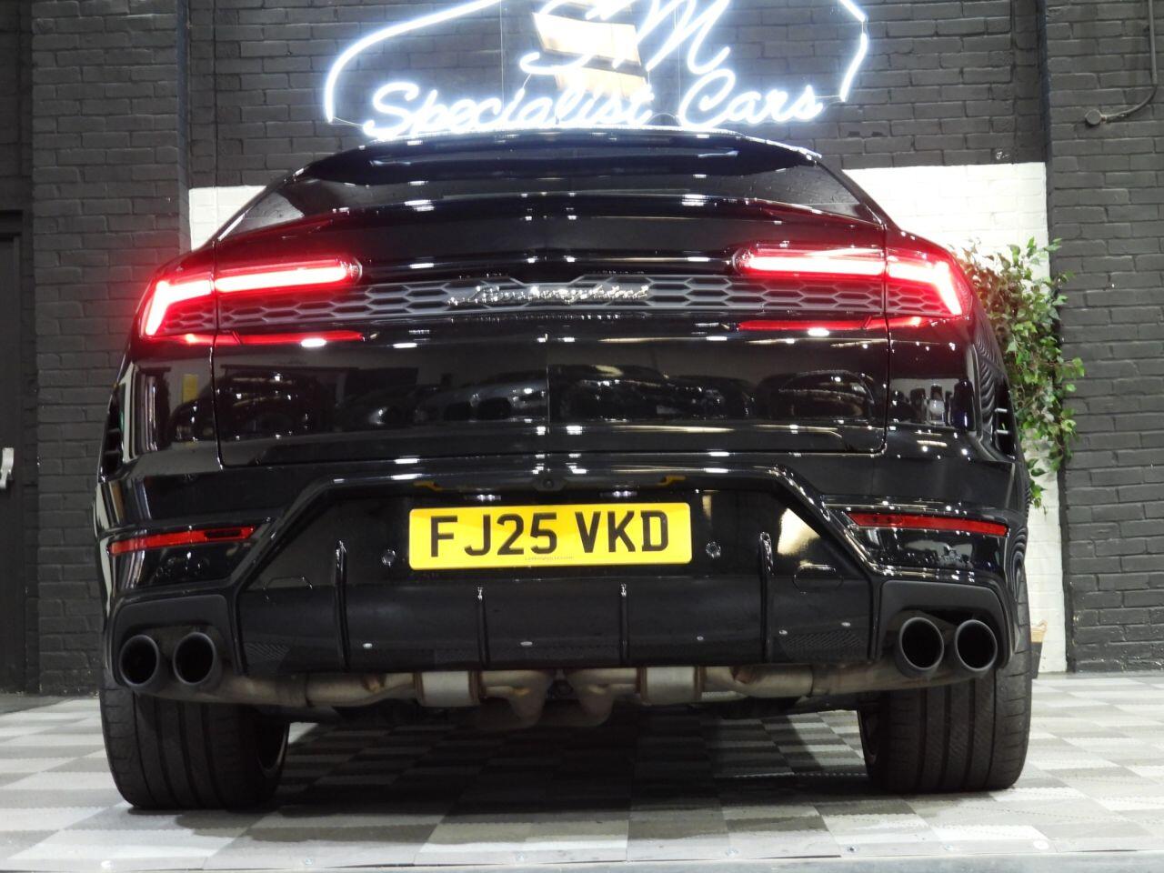 Lamborghini Urus view 86