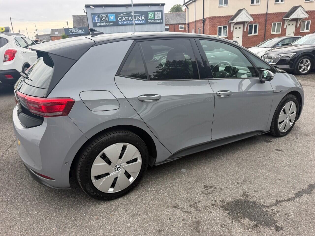 Volkswagen ID.3 view 7