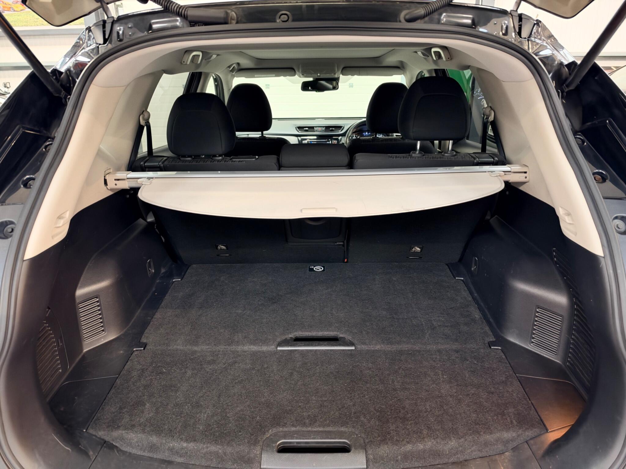 Nissan X-Trail view 18