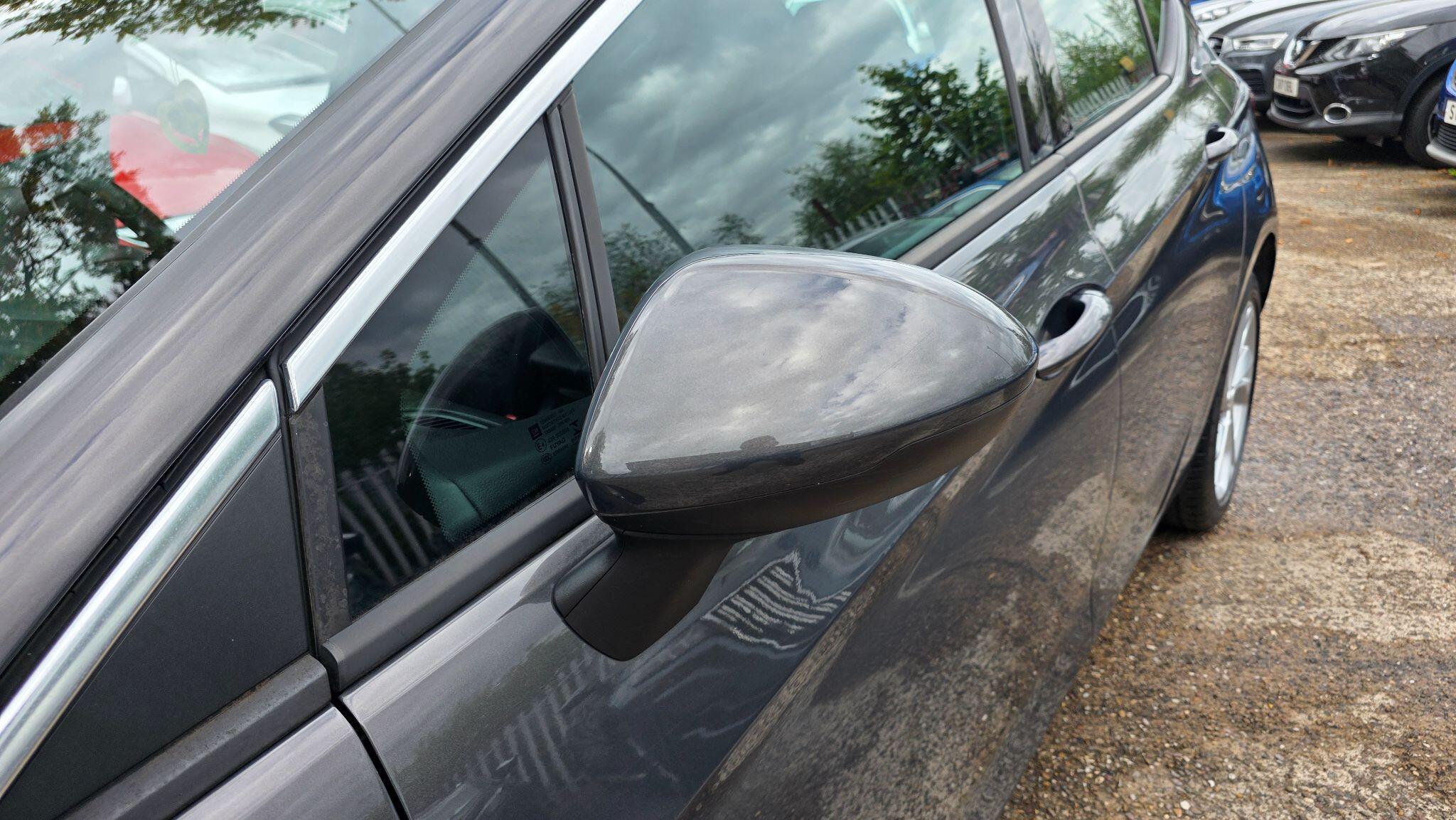 Vauxhall Astra view 17