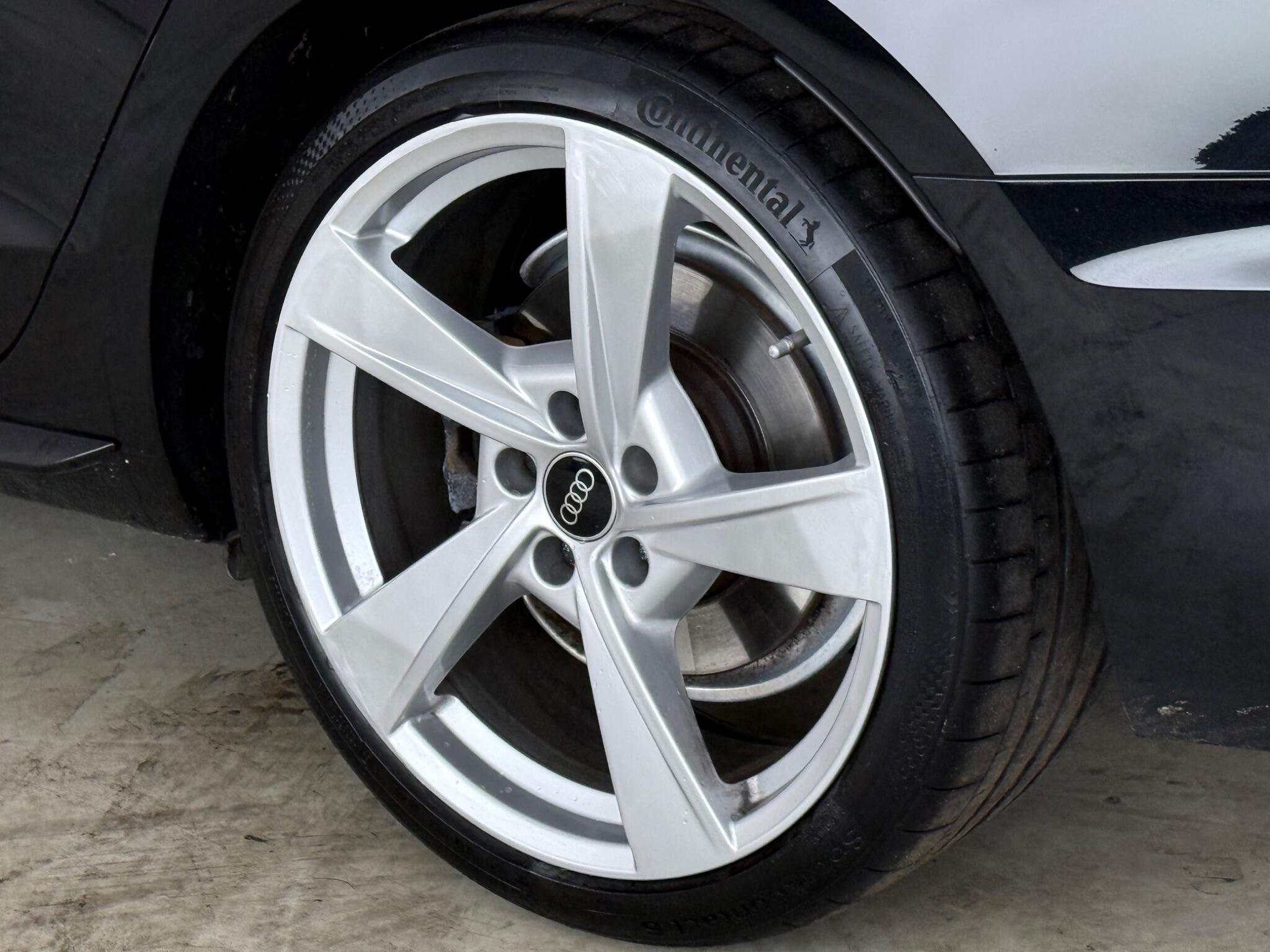 Audi A4 view 9