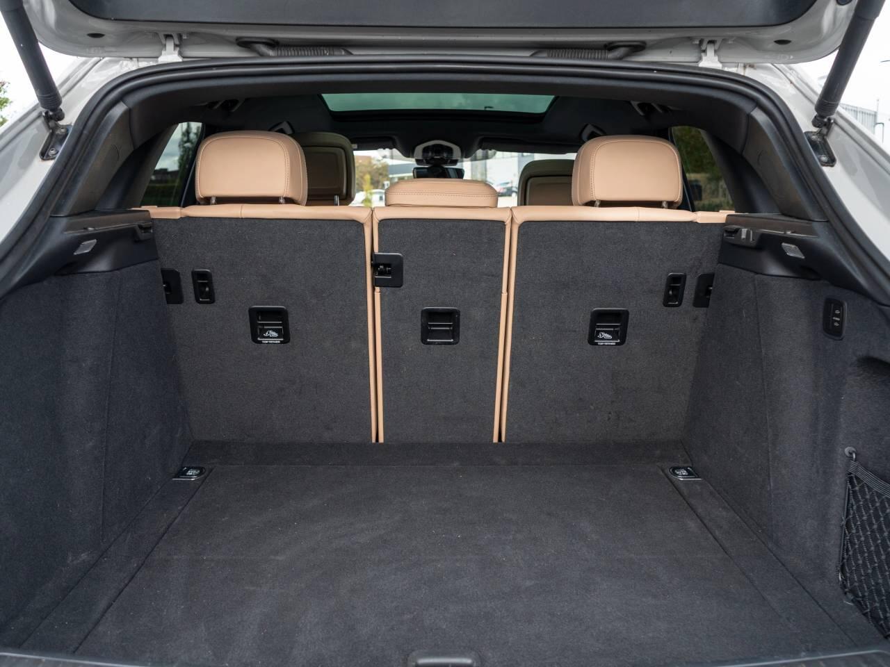 Porsche Macan view 43