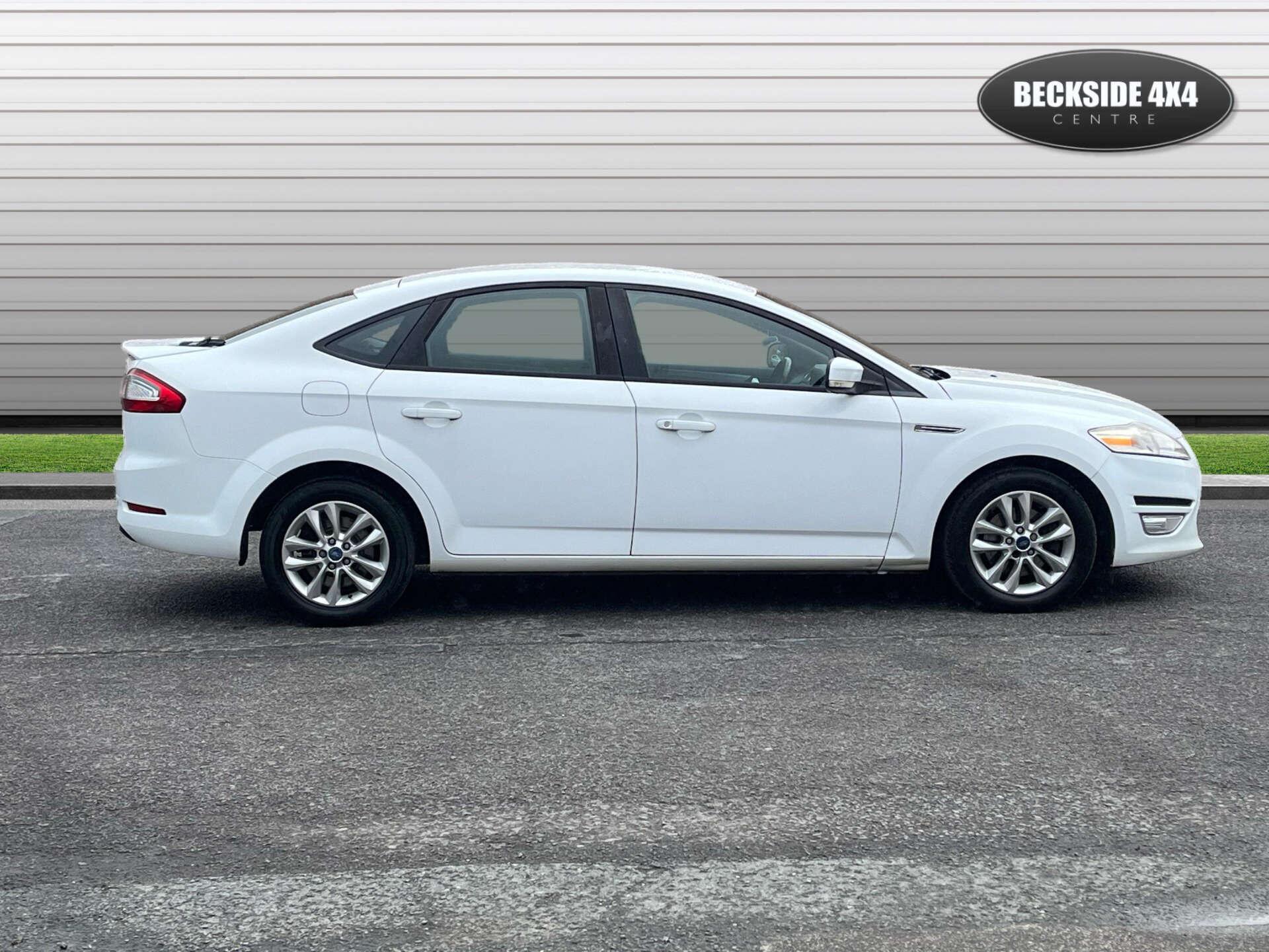 Ford Mondeo view 2