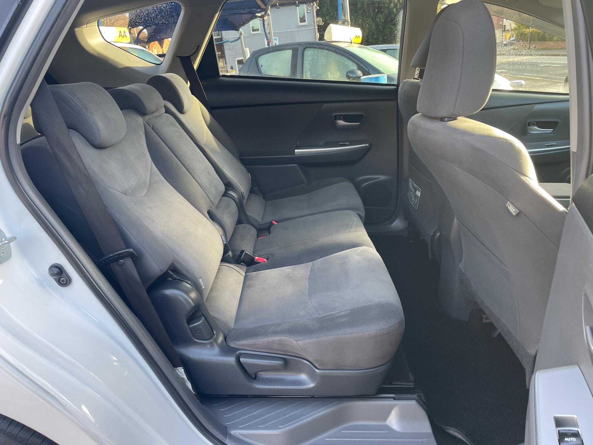 2014 Toyota Prius 1.5 CVT 4dr • 101,741 miles image 22