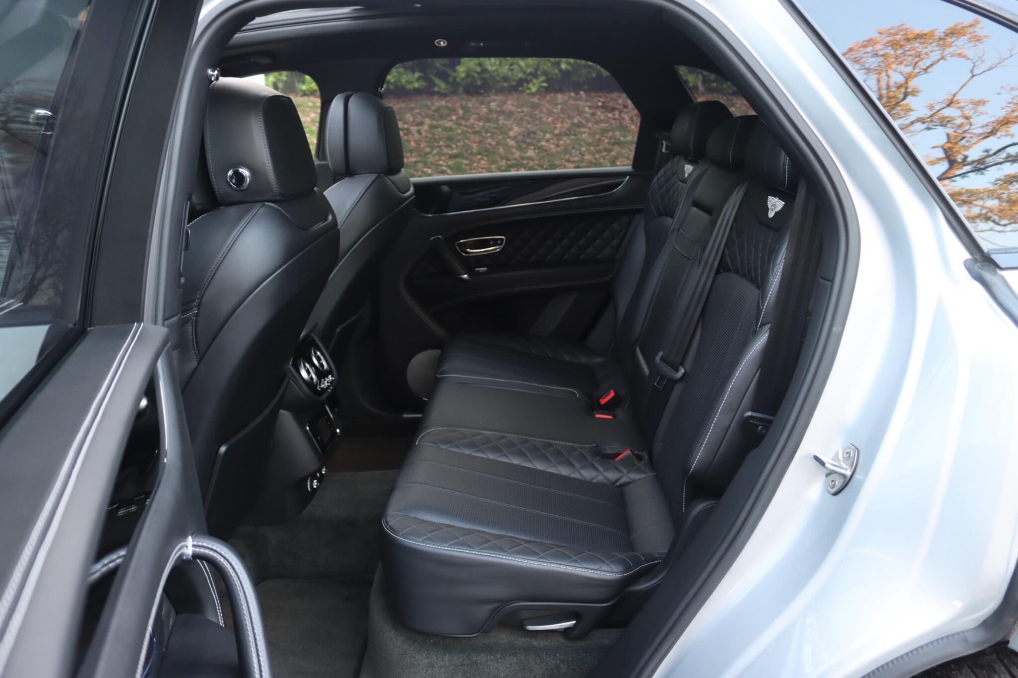 Bentley Bentayga view 8