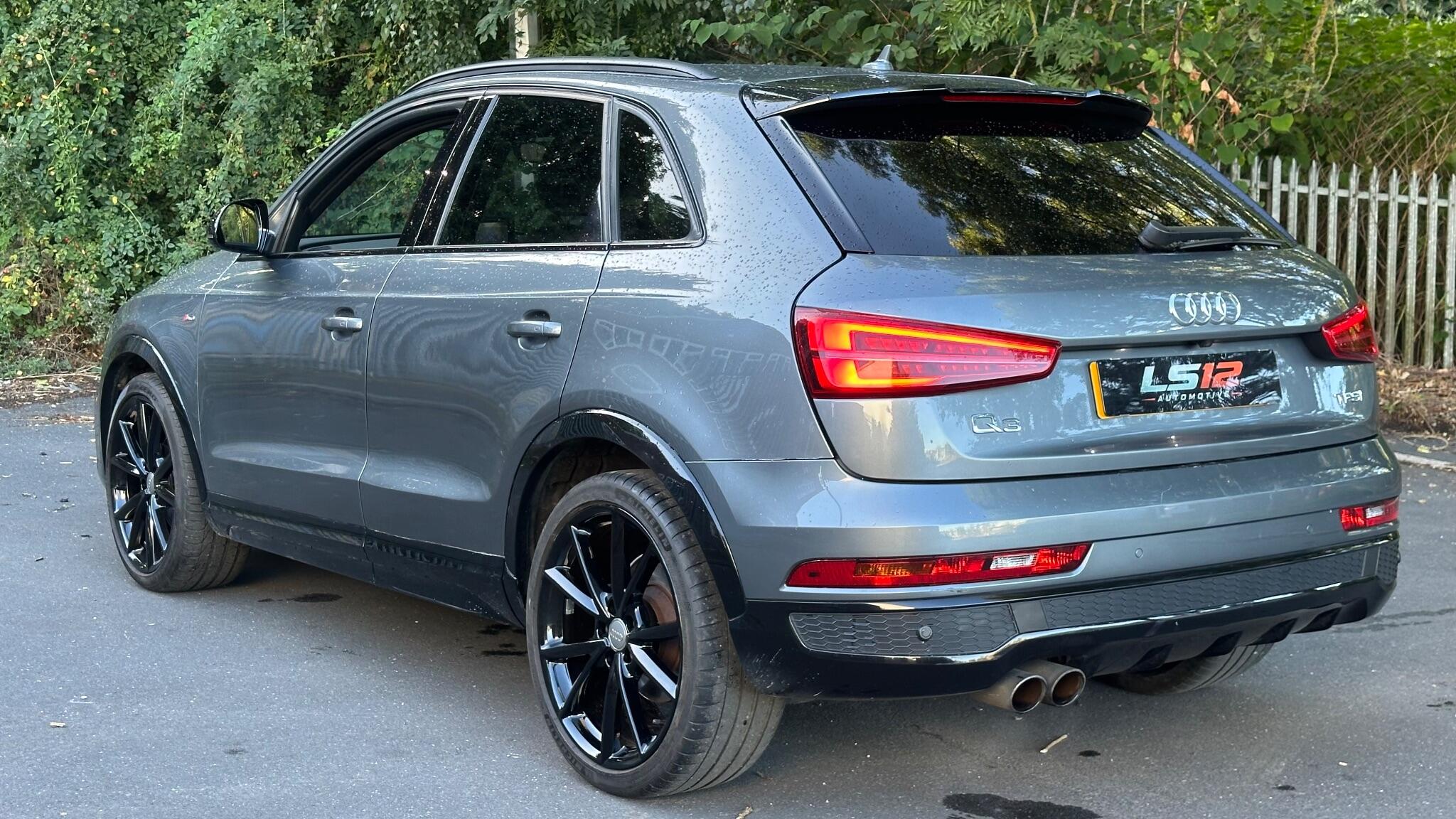 Audi Q3 view 4