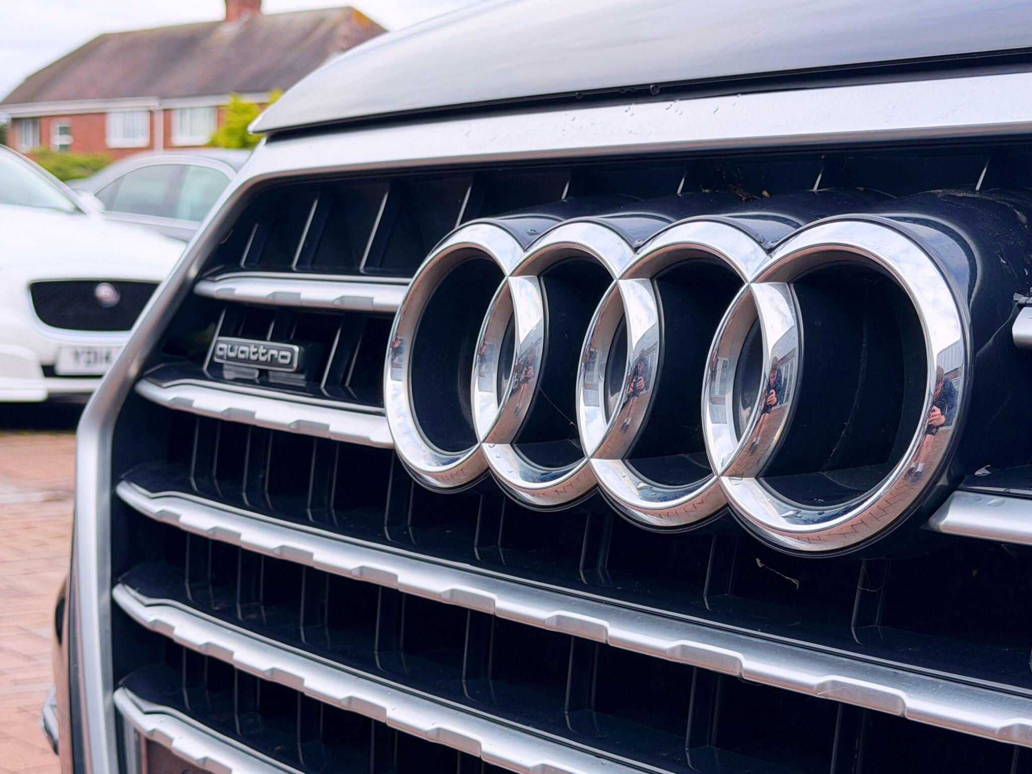 Audi Q7 view 48