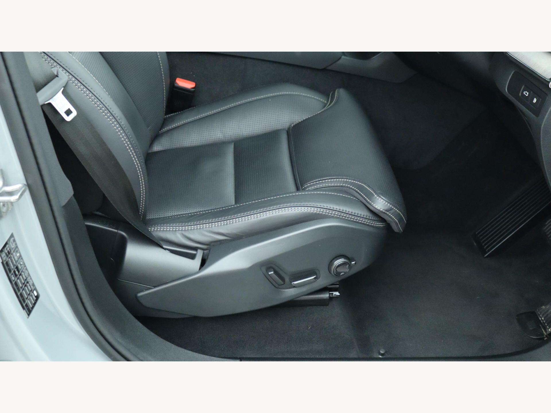 Volvo XC90 view 30