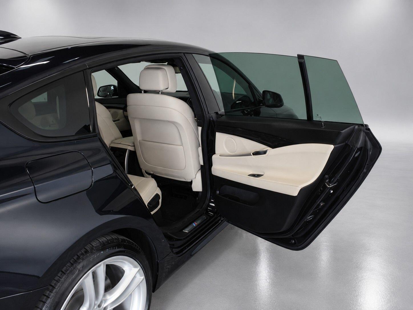 BMW 5 Series view 31