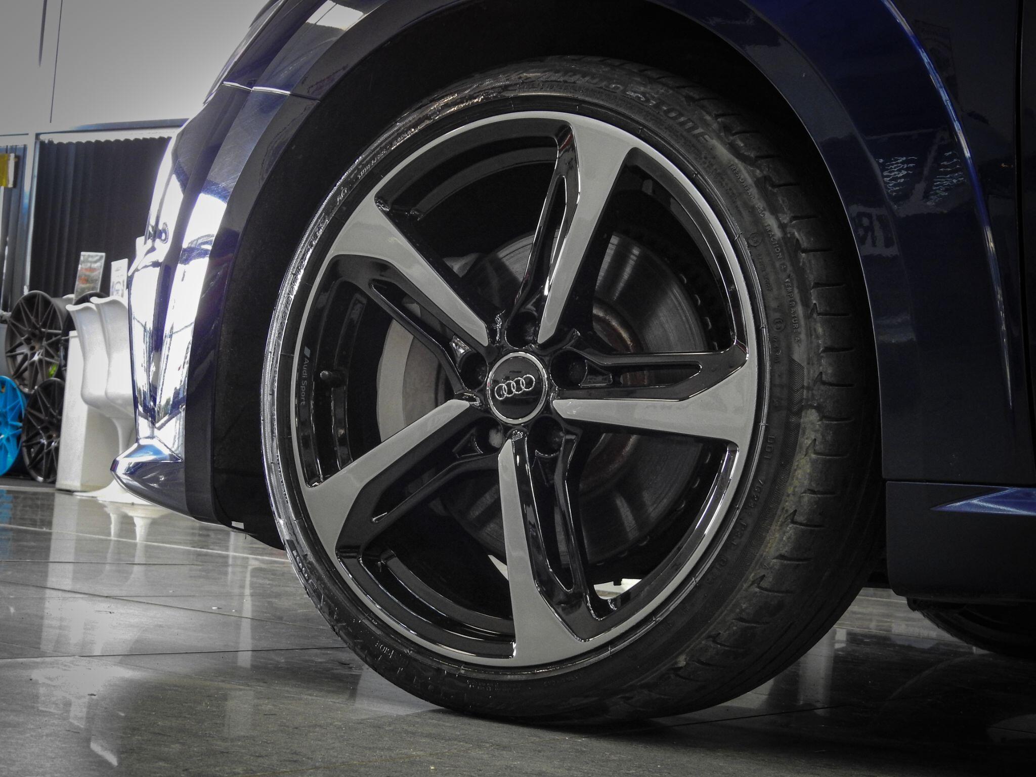 Audi TT view 18