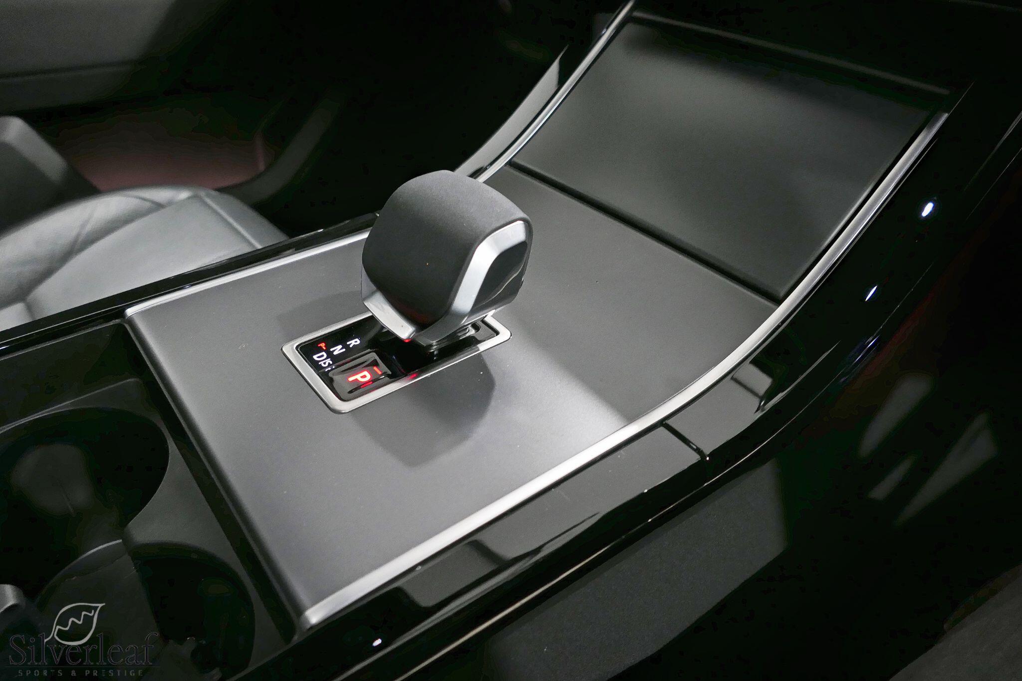 Land Rover Range Rover Velar view 15