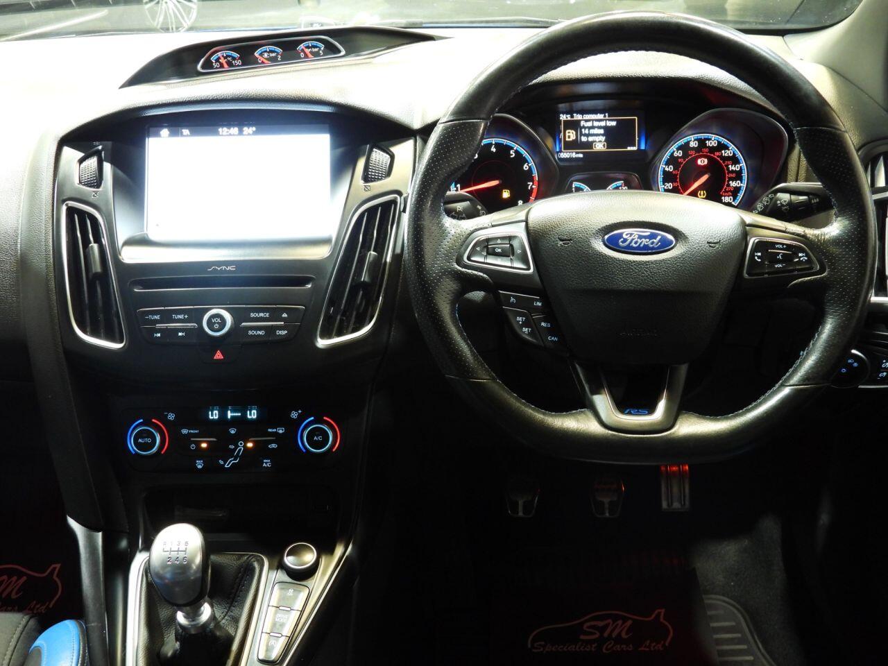 Ford Focus view 22