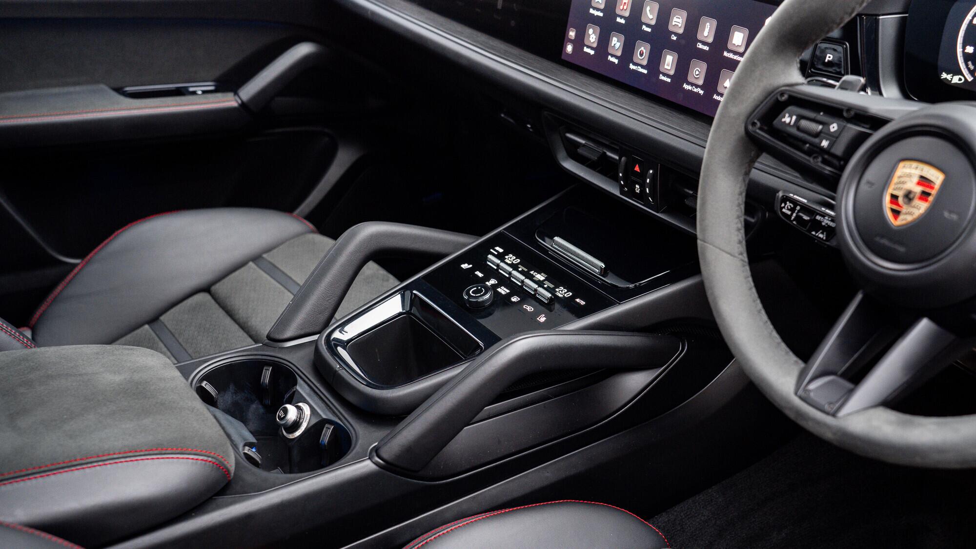 Porsche Cayenne view 41