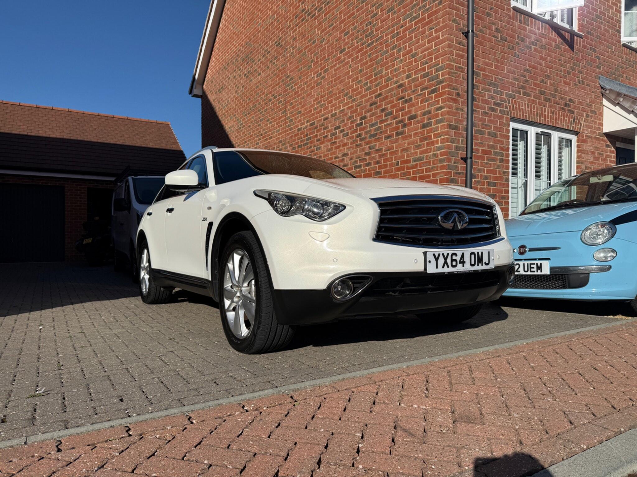 Infiniti QX70